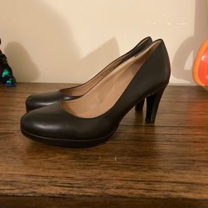 Naturalizer black heels